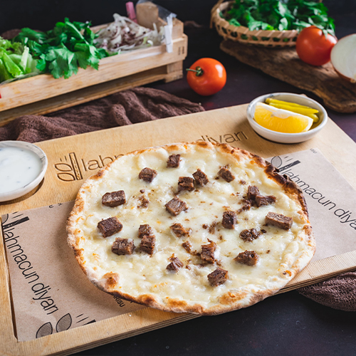 kavurmali-kasarli-lahmacun