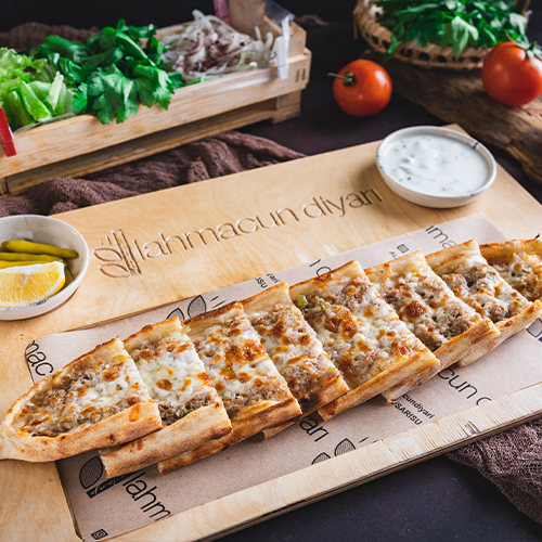 kiymali-kasarli-pide